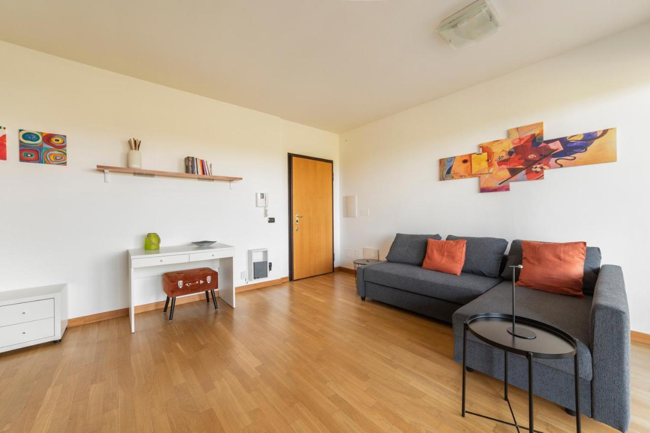 Milano Rogoredo Apt With Terrace!アパートメント エクステリア 写真