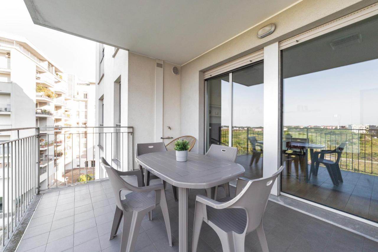 Milano Rogoredo Apt With Terrace!アパートメント エクステリア 写真
