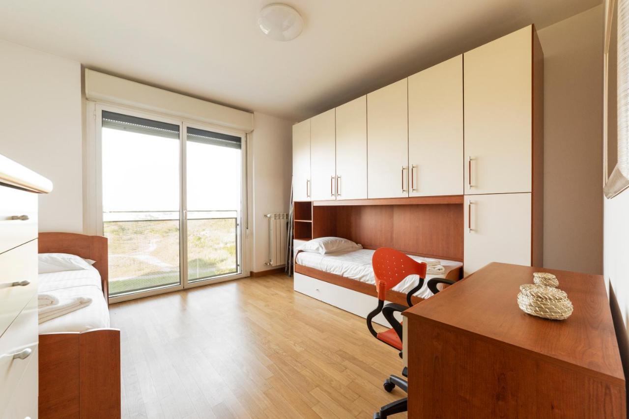 Milano Rogoredo Apt With Terrace!アパートメント エクステリア 写真