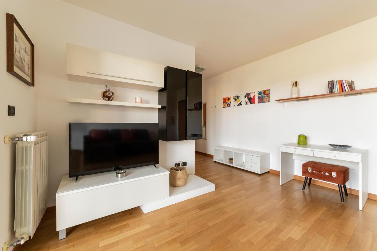 Milano Rogoredo Apt With Terrace!アパートメント エクステリア 写真