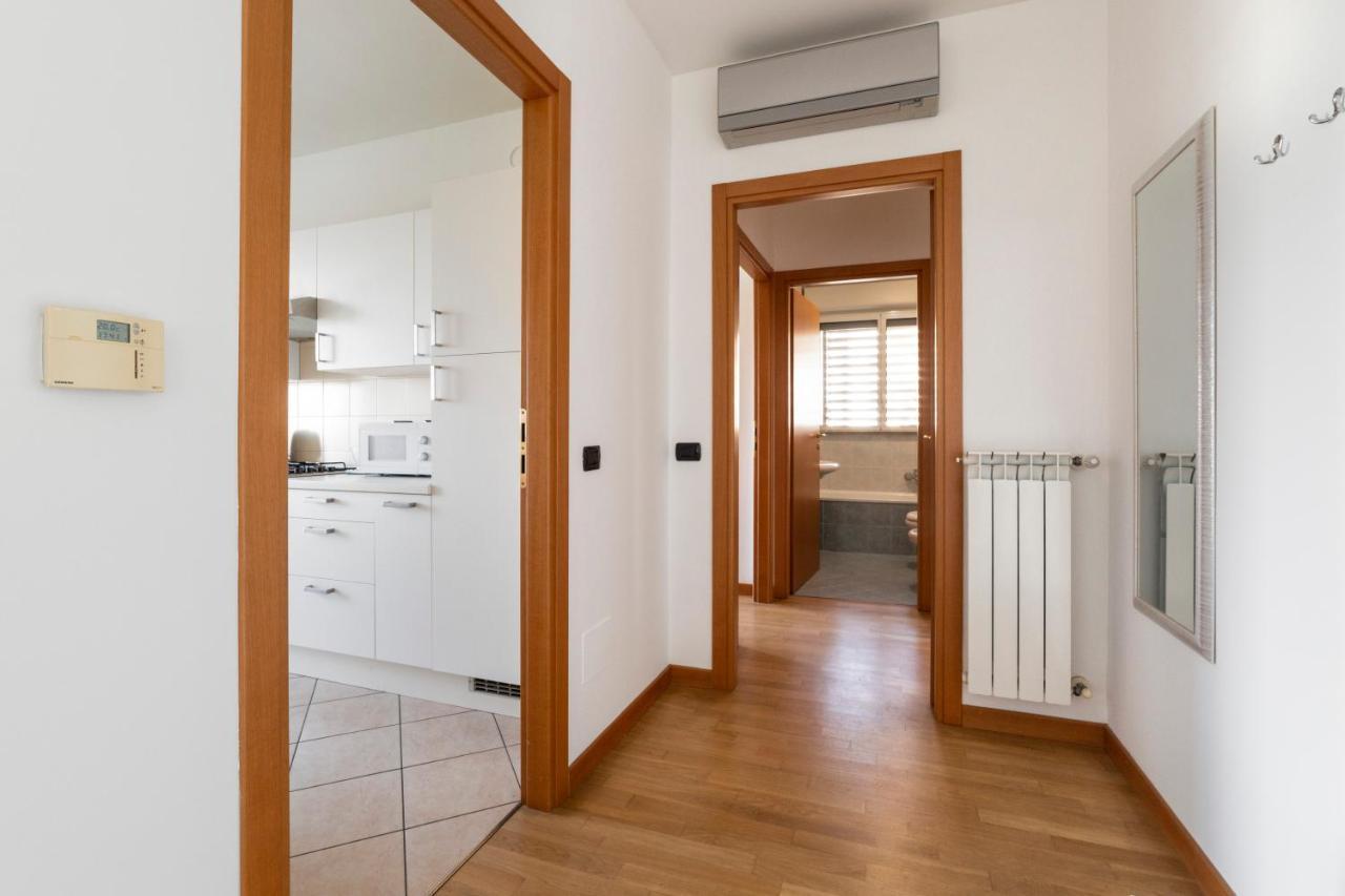 Milano Rogoredo Apt With Terrace!アパートメント エクステリア 写真